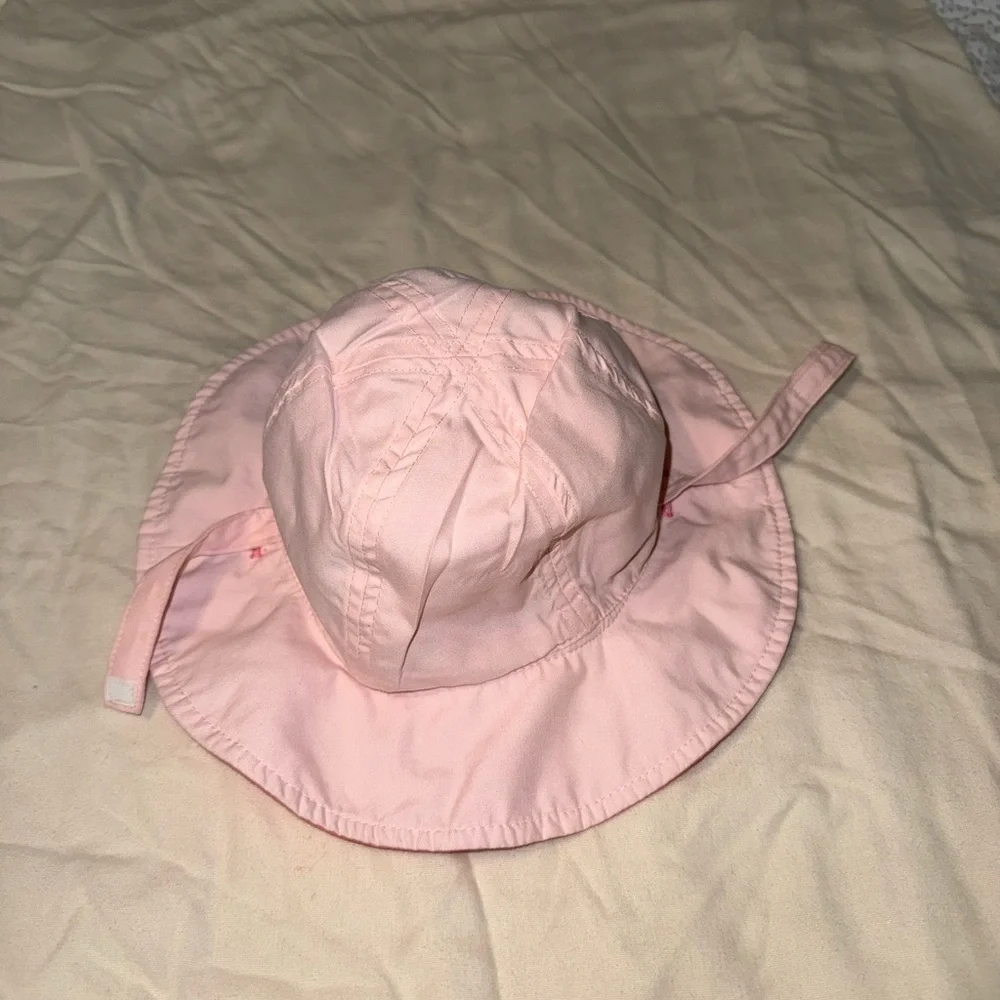 Carter's Reversible Bucket Hat in Hot Pink & Light Pink